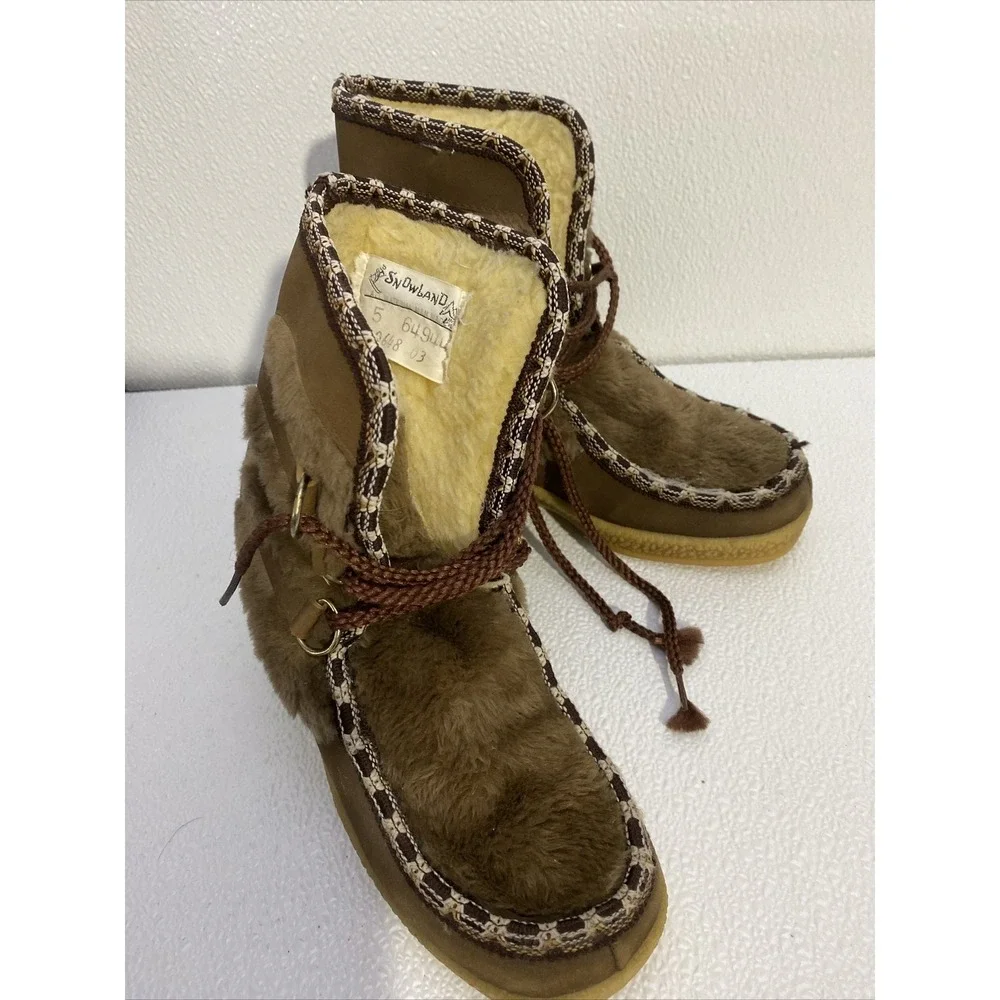 Snowland Snow Boots Women 5 Brown Excellent Vintage Faux Fur Mukluk Lace Up
